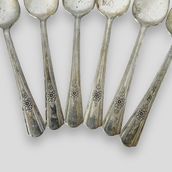 Vintage Wm. Rogers Desire Silverplate Set of 6 Teaspoons Floral - Picture 7 of 11